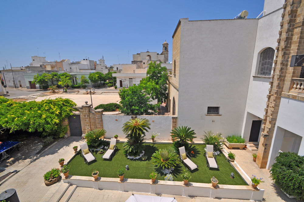 Palazzo De Donatis B&B Melissano Exterior photo